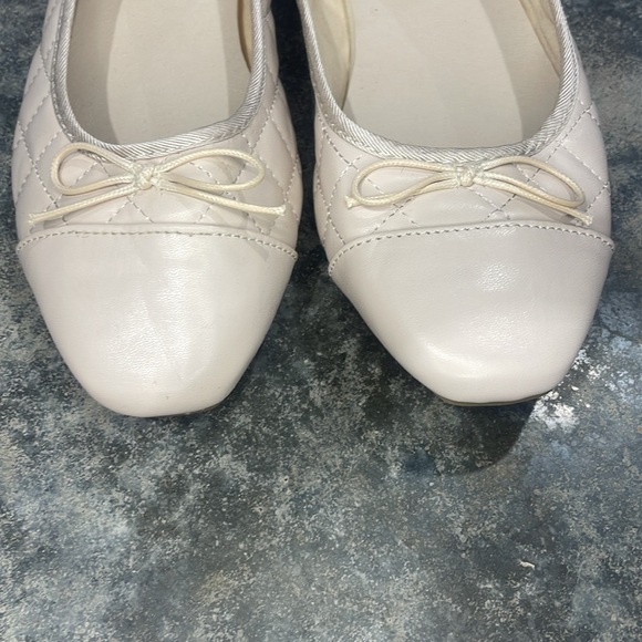 Afeetsing- NWOT SZ 7 Nude Round Toe Ballet Flats Comfortable Flats - Picture 3 of 8